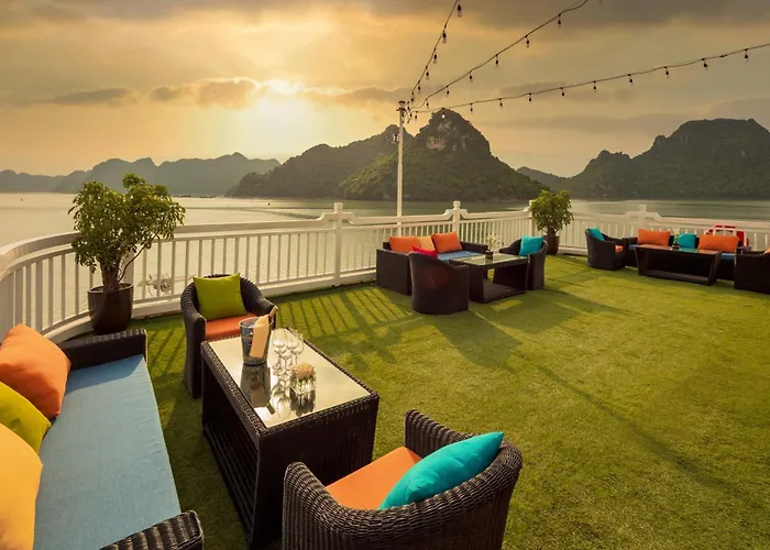 Le Journey Luxury Cruise Botel Ha Long