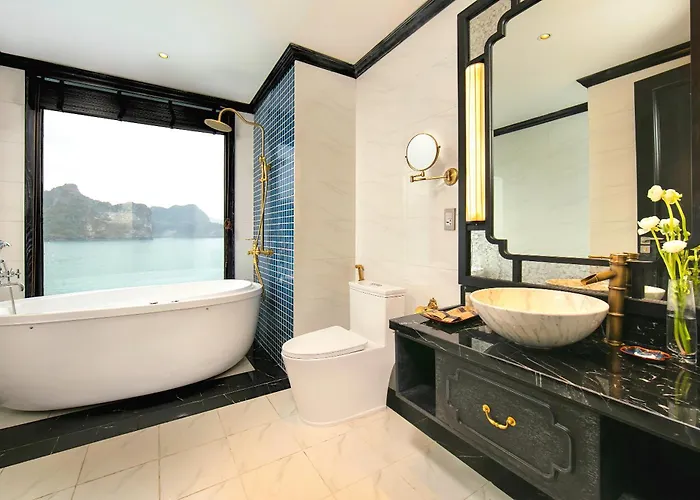 Le Journey Luxury Cruise Botel Ha Long