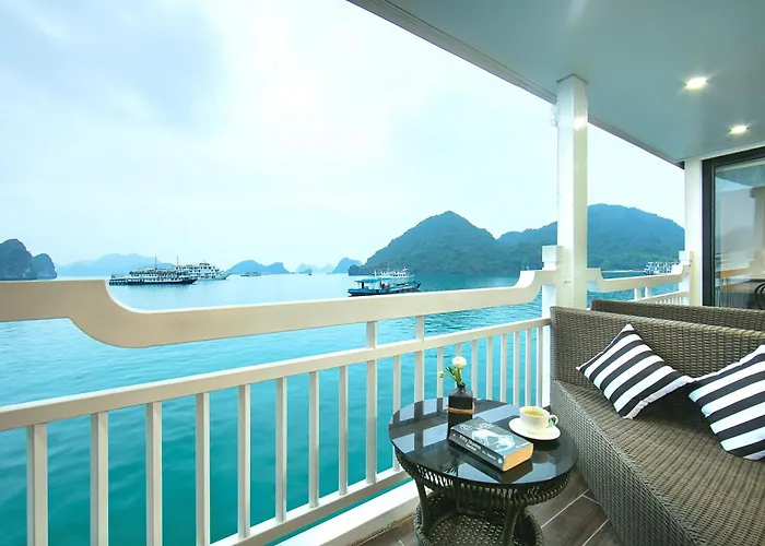 Botel Le Journey Luxury Cruise Ha Long