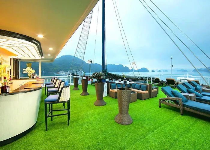 Le Journey Luxury Cruise Botel