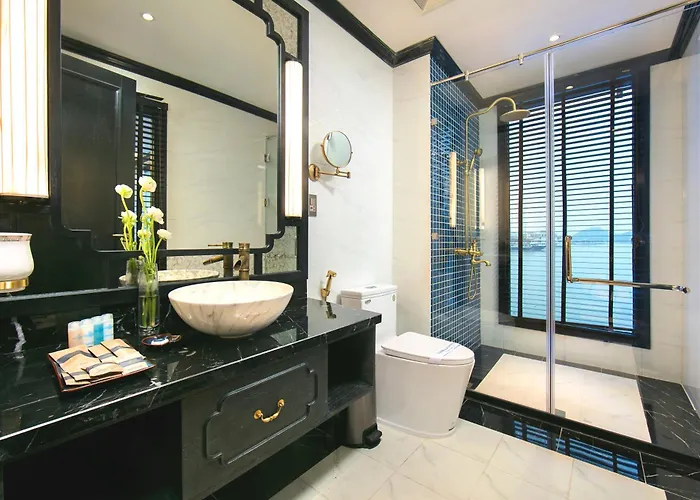 Botel Le Journey Luxury Cruise Ha Long