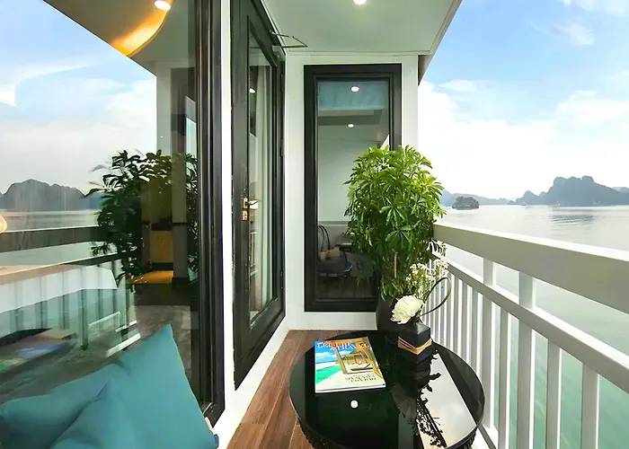 Botel Le Journey Luxury Cruise Ha Long