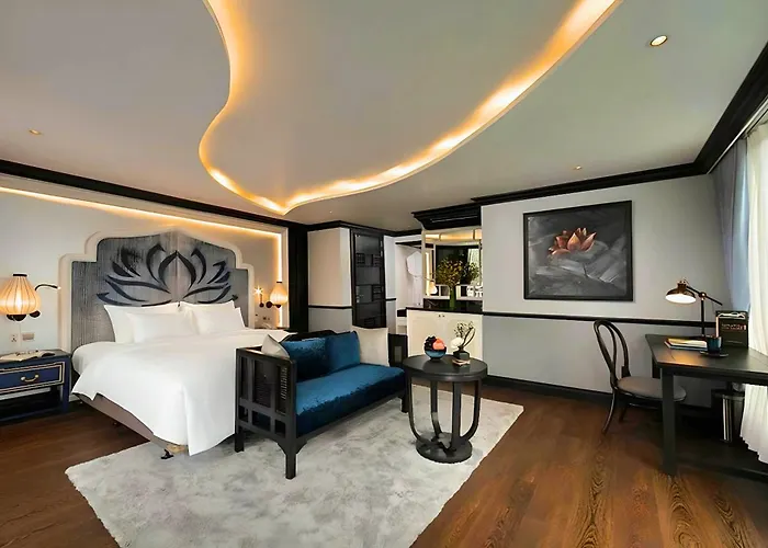 Botel Le Journey Luxury Cruise 5*